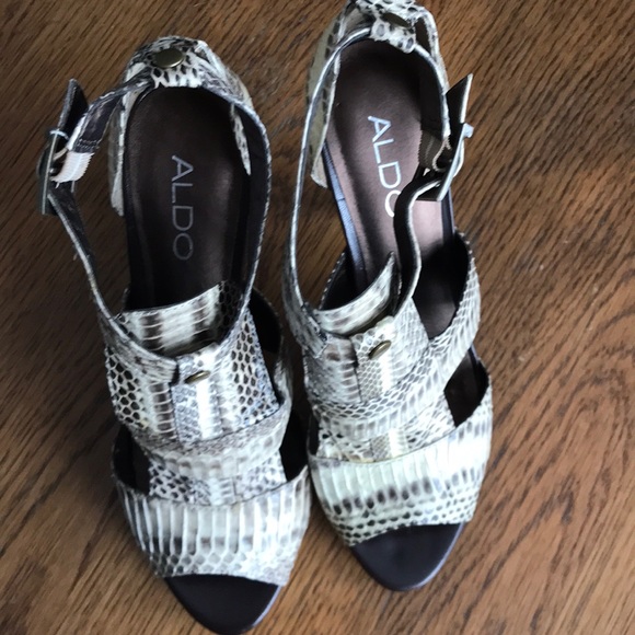 Aldo! Snake skin sandals, perfect for summer! - Picture 3 of 5